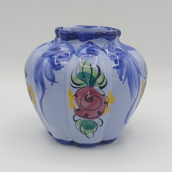 Vintage Portugal Alcobaca Style Hand Painted Floral Rose Vase Signed, 4.25" Tall - Picture 2 of 9